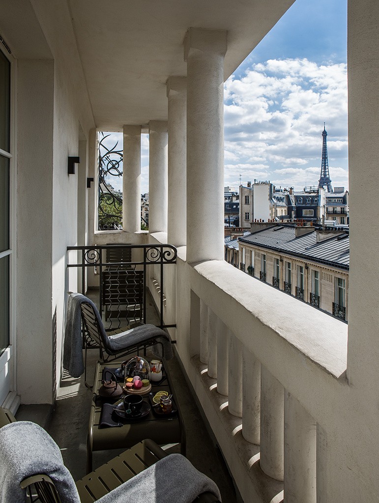 Eiffel Tower Deluxe Room